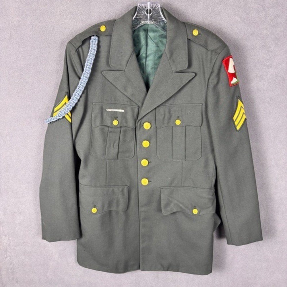 US Army Vietnam Era‎ Green Dress Jacket 70th Infantry Patch and Cord 38S VI-MIL
